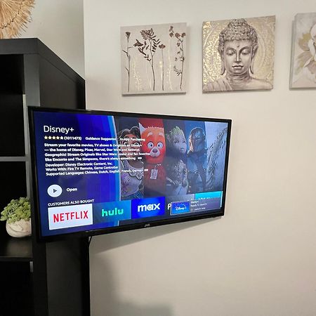 Modern Double Room With Fire Tv لندن المظهر الخارجي الصورة