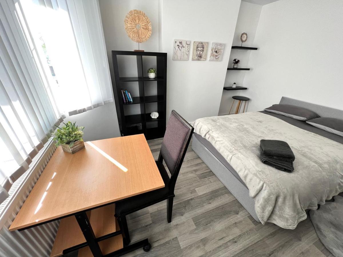 Modern Double Room With Fire Tv لندن المظهر الخارجي الصورة